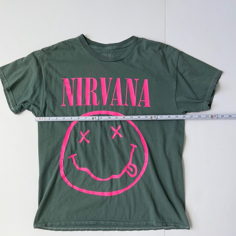NIRVANA Green Tee with Hot Pink Smiley Logo - Picture 4 of 5